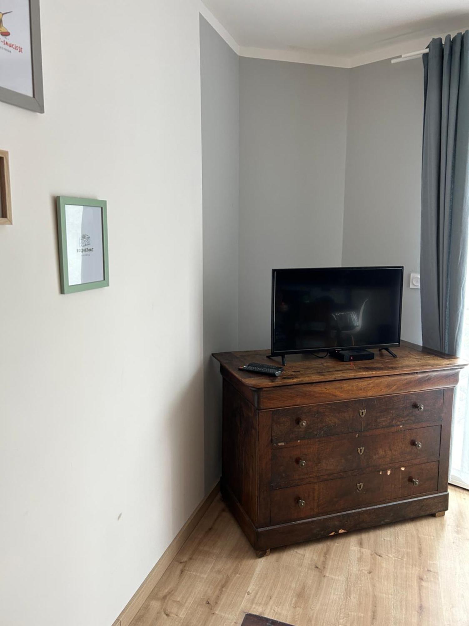 Ferienwohnung Les Plantades Aveyronnaises Saint-Georges-de-Luzençon Exterior foto